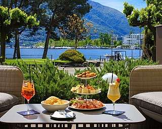 Splendido Bar &amp; Lounge con vista lago