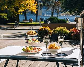 Splendido Bar & Lounge con vista lago