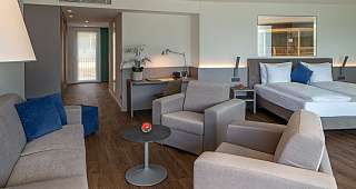 HGS LM CornerJuniorSuite DL4I7315 Web